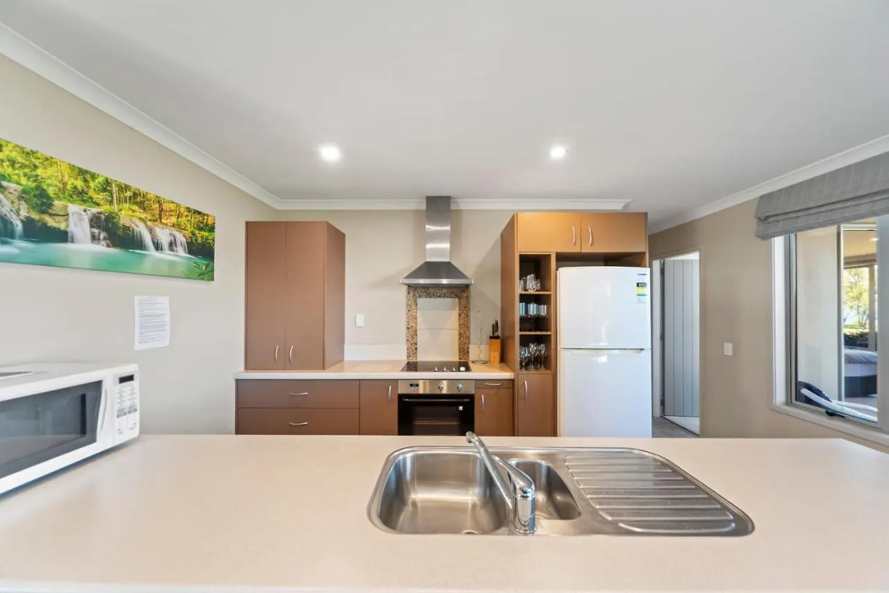 Lakeside Vistas Magic - Rainbow Point Home Taupo Holiday home